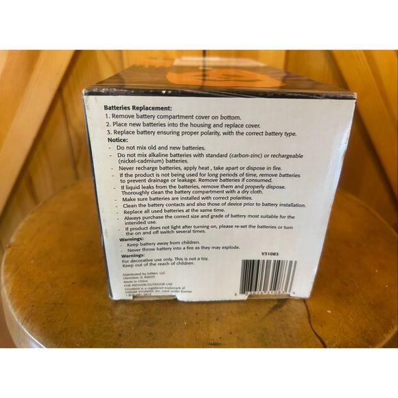 Sylvania 8" LED Halloween Pumpkin Candle Battery Operated (5538) - Picture 9 of 9